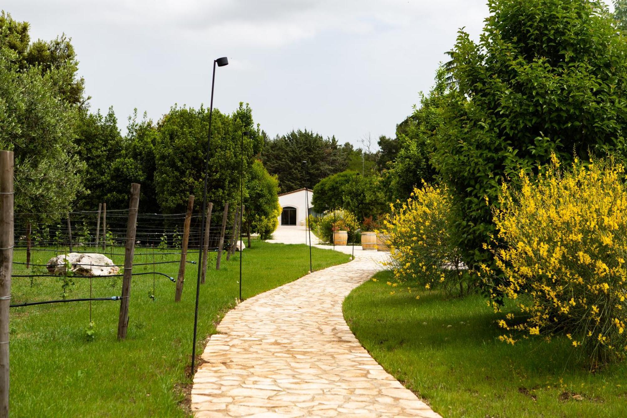 Wine Resort Le Vigne Al Castello 카스텔델몬테 외부 사진